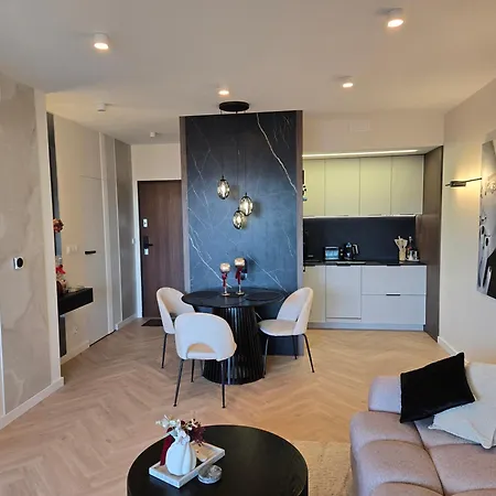 Kras - Siesta 102d Z Jacuzzi I Widokiem Na Gory Appartamento